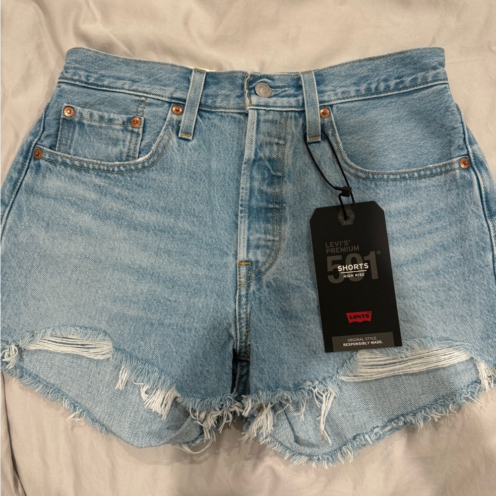 Levi 501 shorts Size 27 NWT